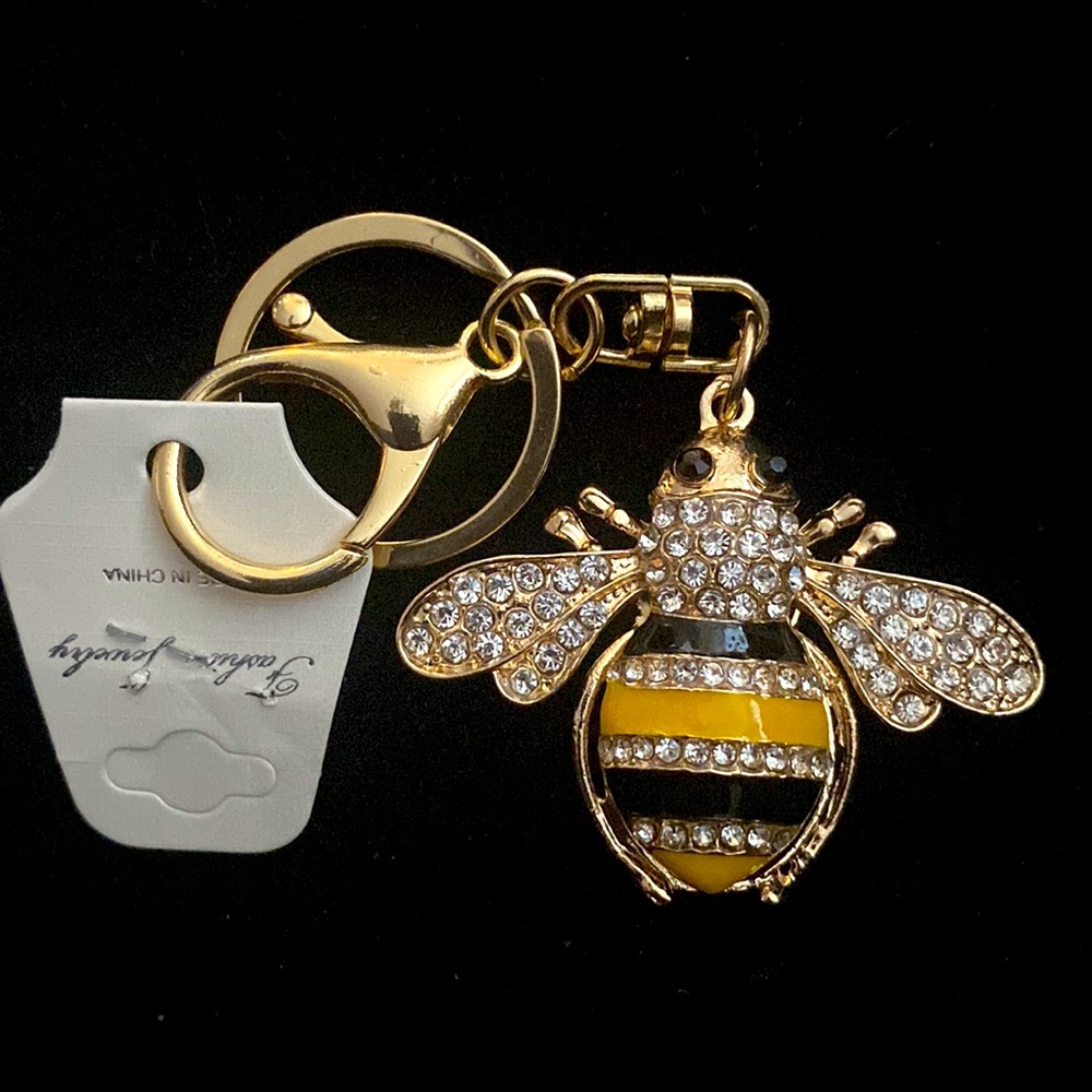 NWOT, Cutie pie “Bumble Bee” key chain!!🐝